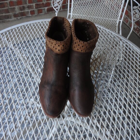 MICHAEL KORS Brown Leather "Sunny" Laser Cut Booties Size 7.5 - Picture 1 of 8